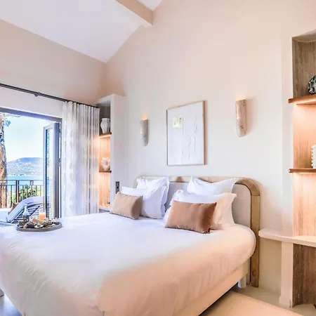 Tinah Otel