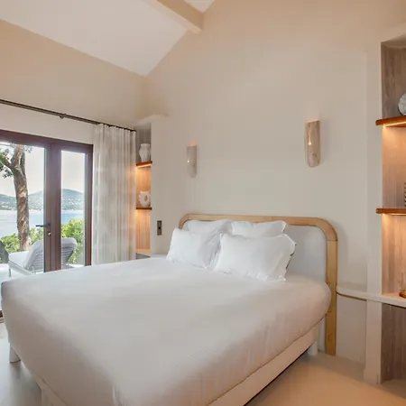 Tinah Otel Saint-Tropez